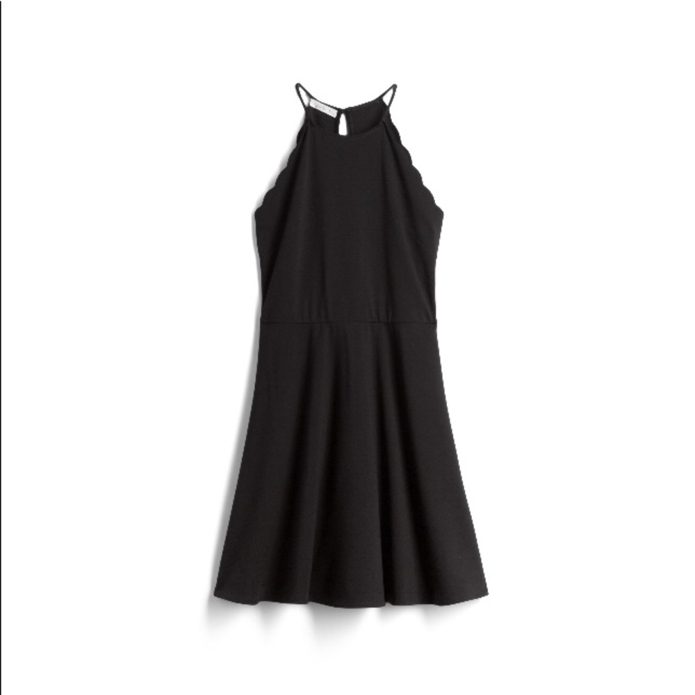 NWT Nine Britton Scallop knit dress